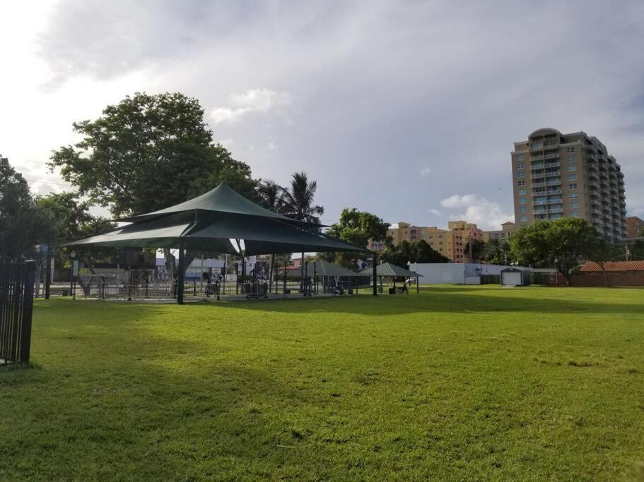 My Lovely Home In Miami 15 Minutes From The Beach Екстериор снимка
