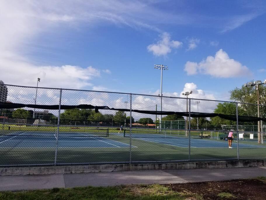 My Lovely Home In Miami 15 Minutes From The Beach Екстериор снимка