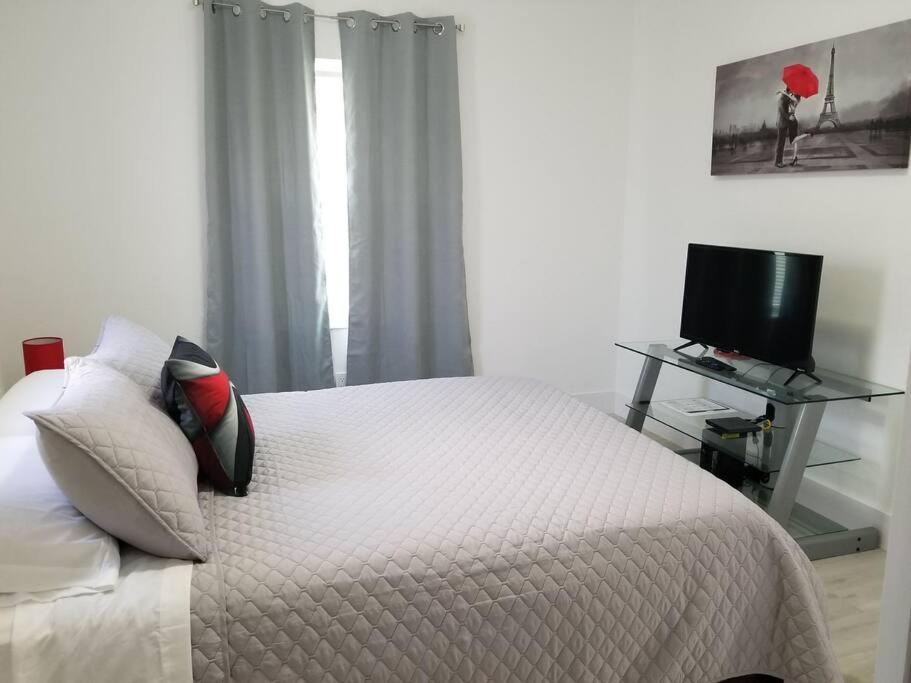 My Lovely Home In Miami 15 Minutes From The Beach Екстериор снимка